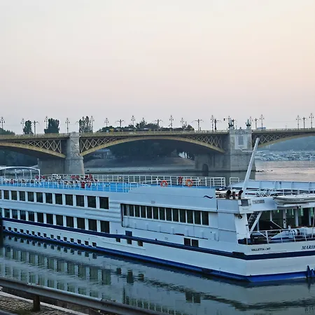 Onriver - Ms Maribelle Hotel 4*