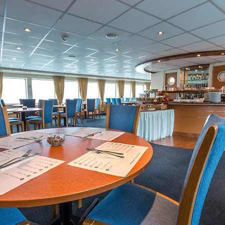 Hotel Onriver - Ms Maribelle Budapest