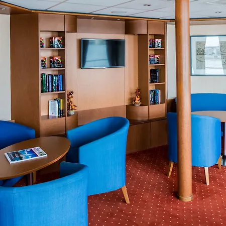 Onriver - Ms Maribelle Hotel